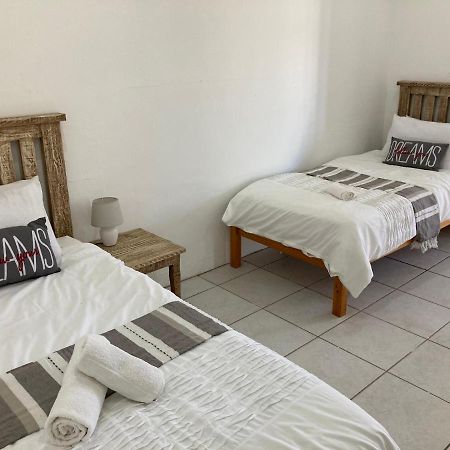 Mangolds Guest House Port Elizabeth Esterno foto