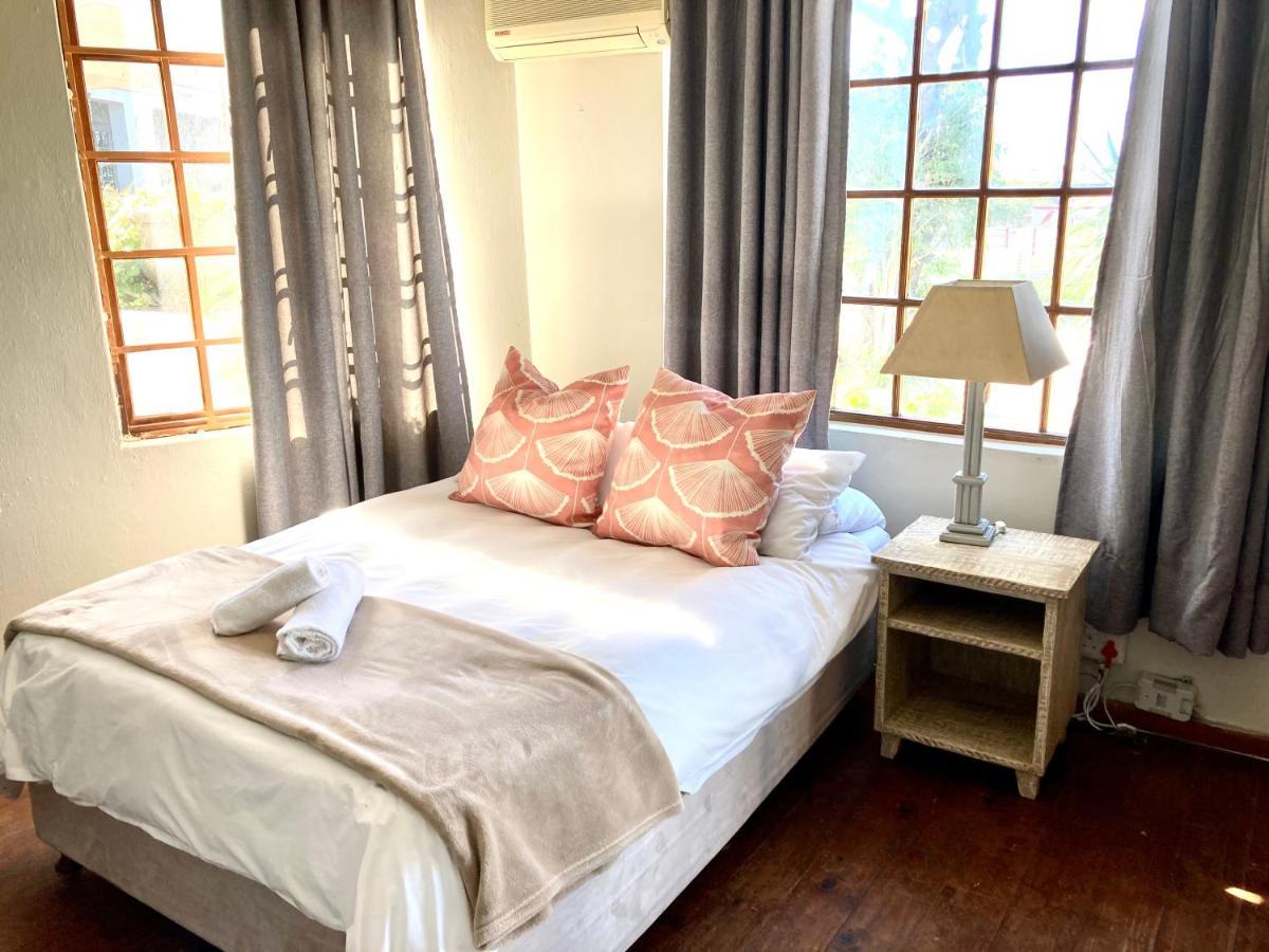 Mangolds Guest House Port Elizabeth Esterno foto