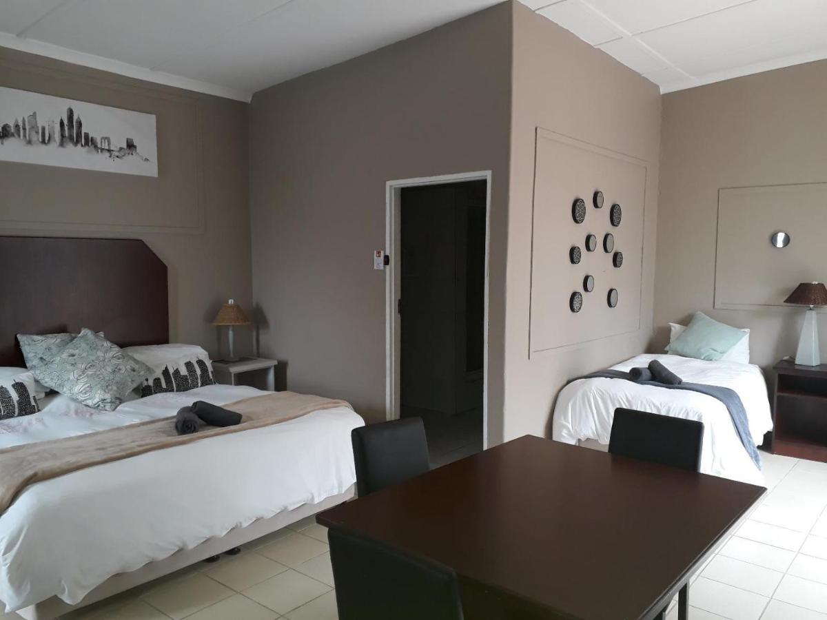 Mangolds Guest House Port Elizabeth Esterno foto