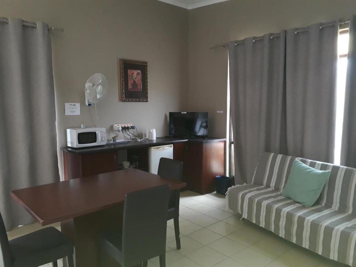 Mangolds Guest House Port Elizabeth Esterno foto