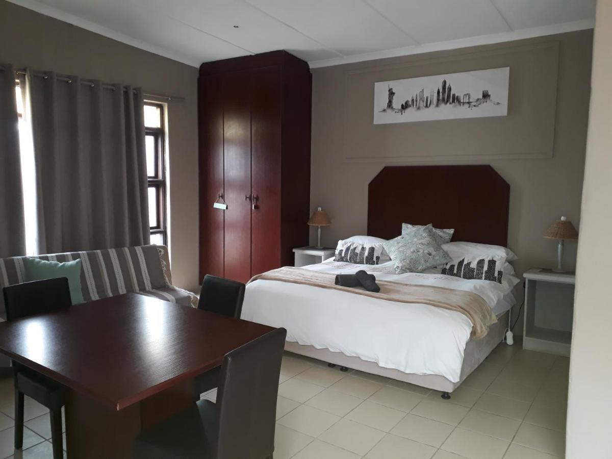 Mangolds Guest House Port Elizabeth Esterno foto