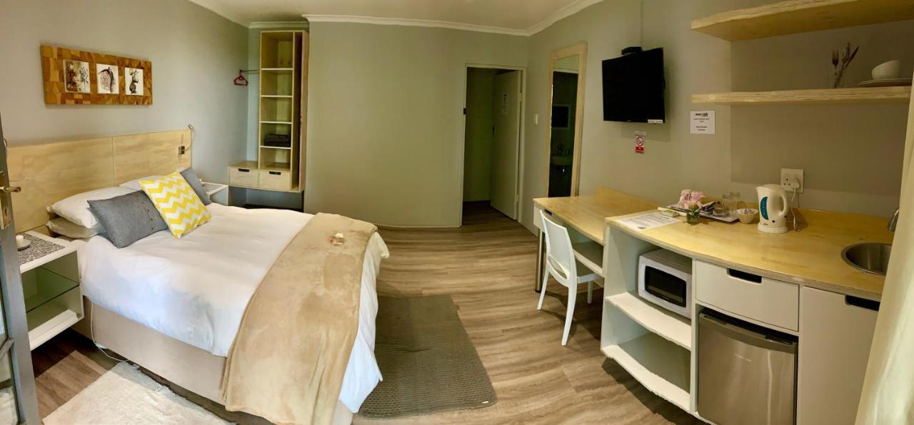 Mangolds Guest House Port Elizabeth Esterno foto